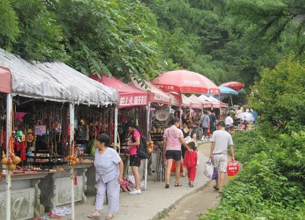 景区摆摊做什么赚钱，探讨商业化旅游业的利润与商机