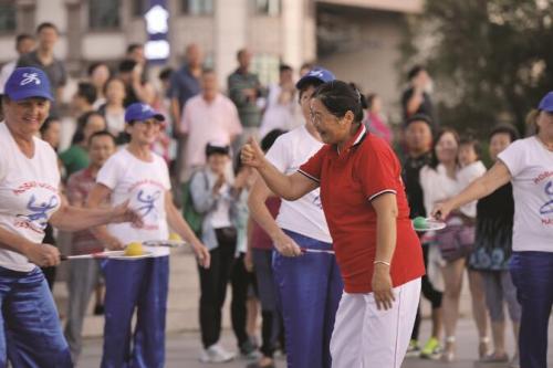 俄罗斯大妈做什么生意赚钱？