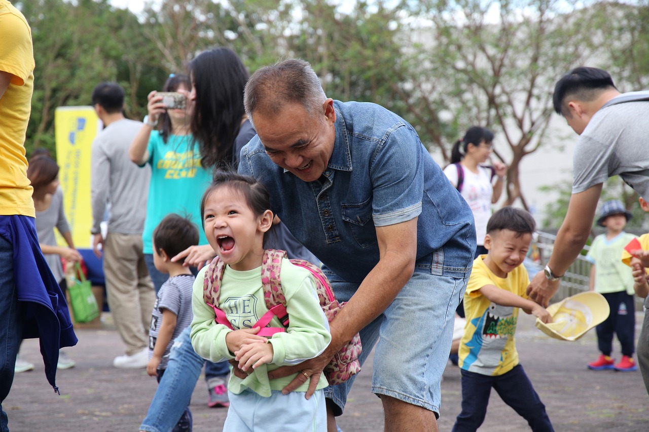 陪孩子做什么游戏赚钱 陪小孩做什么游戏