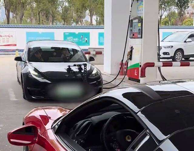 特斯拉加油 特斯拉加油车