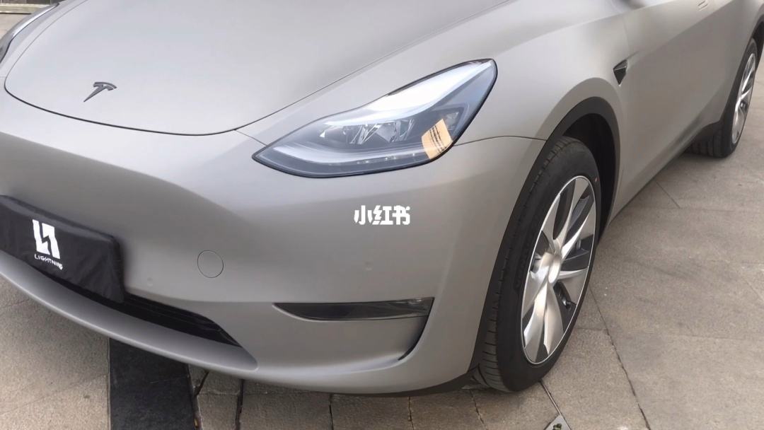 model3前档蹦裂了 model3转弯抖动有异响