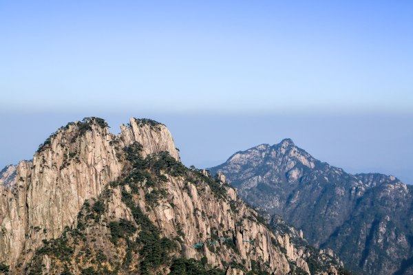 黄山的三大主峰 黄山三大主峰图片