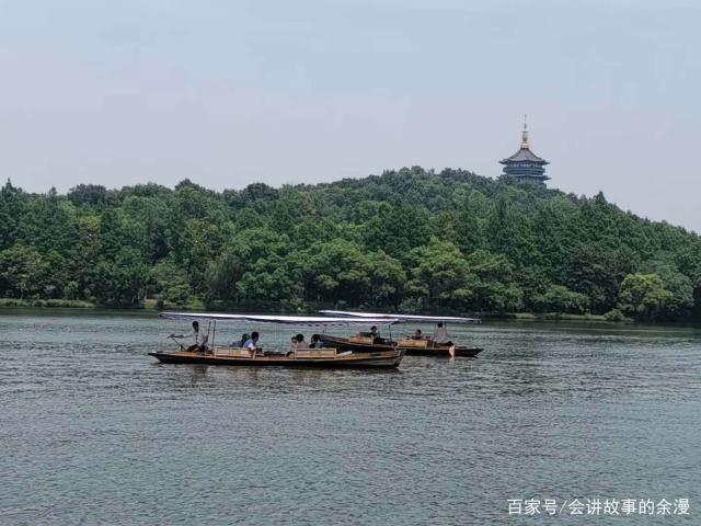 西湖边上的山 西湖旁边的山是啥山