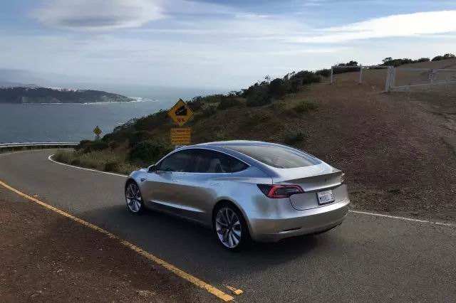 开model3跑滴滴 特斯拉model 3 跑滴滴