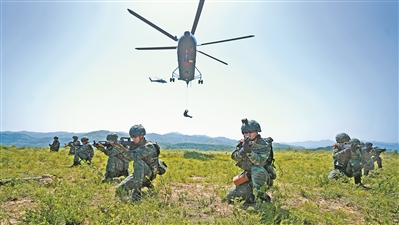 武警第一机动总队某支队组织空地协同演练